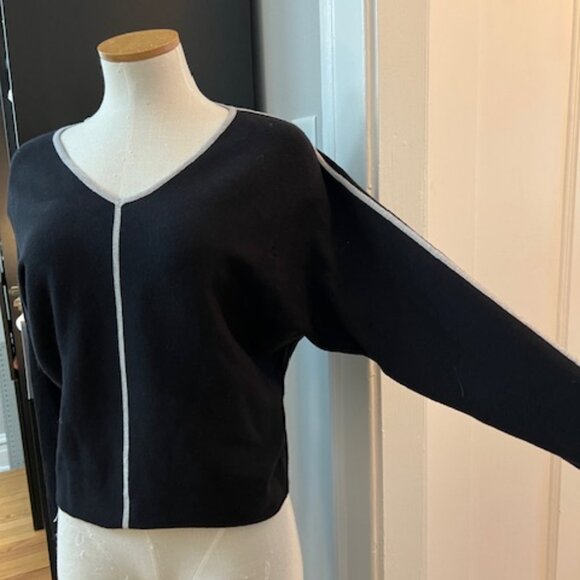 Premise Women's Black Knit V-Neck Sweater Silver Metallic Trim Size Medium - Picture 3 of 4